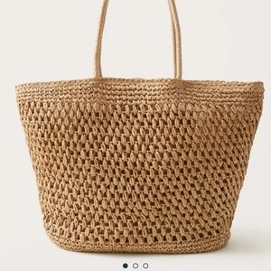 Brand new Abercrombie and Fitch packable straw resort bag